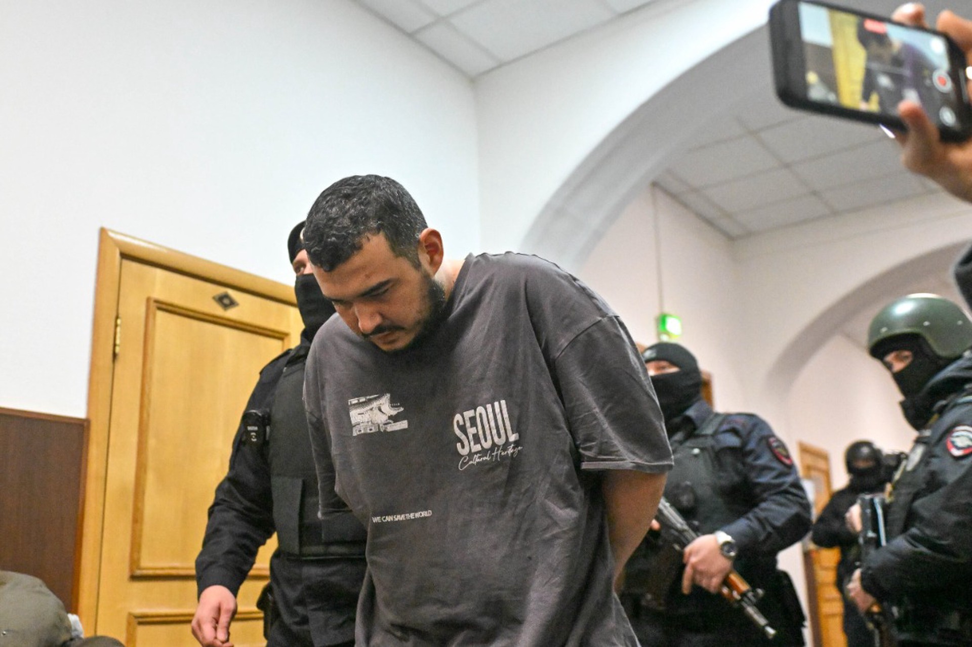 Шпионы СБУ пытались проникнуть на заседание по делу генерала Кириллова