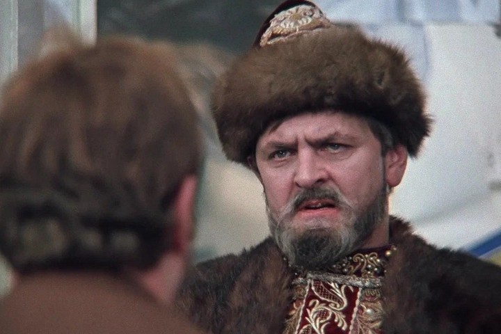 <p class="MsoNormal" style="line-height: 150%;"><span style="font-size: 14.0pt; line-height: 150%; font-family: 'Times New Roman',serif;">Продолжите фразу из фильма Иван Васильевич меняет профессию: &laquo;Минуточку! За чей счёт этот банкет? [&hellip;]&raquo;</span></p>