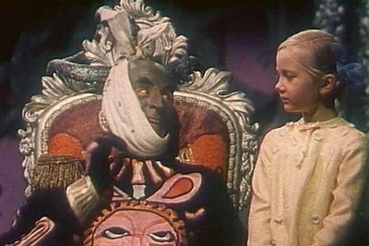 <p class="MsoNormal" style="line-height: 150%;"><span style="font-size: 14.0pt; line-height: 150%; font-family: 'Times New Roman',serif;">Из какого фильма этот кадр?</span></p>