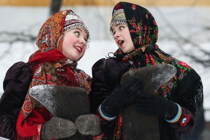 <p class="MsoNormal" style="line-height: 115%;"><span style="font-size: 14.0pt; line-height: 115%; font-family: 'Times New Roman',serif;">Другим рождественским суеверием были приметы. Какое из нижеперечисленных поверий существовало на самом деле? </span></p>