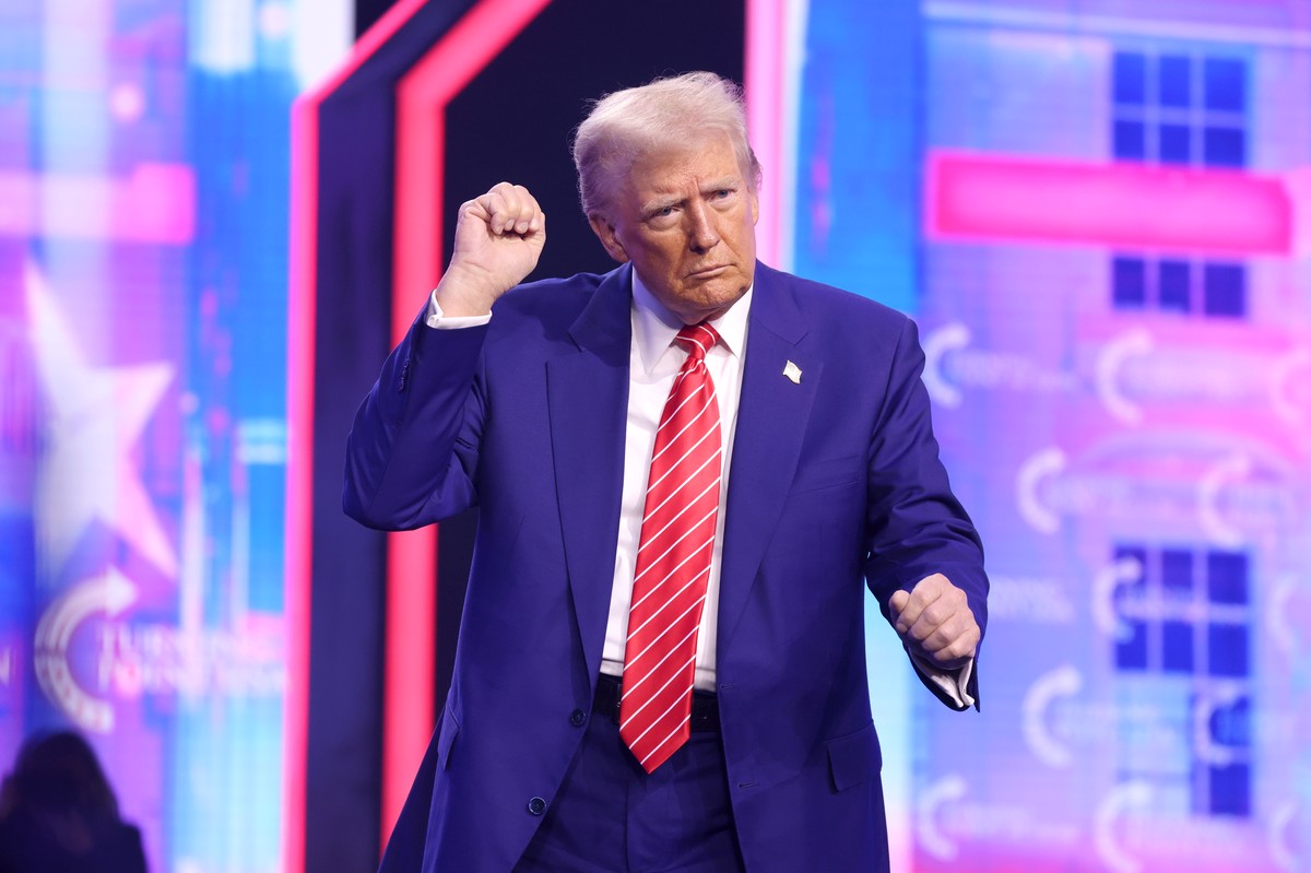 CBS: Трамп не возобновит помощь Украине после сделки о ресурсах