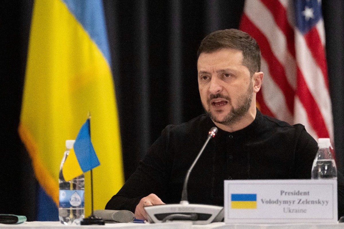 Зеленский упрекнул союзников в поставках вооружения