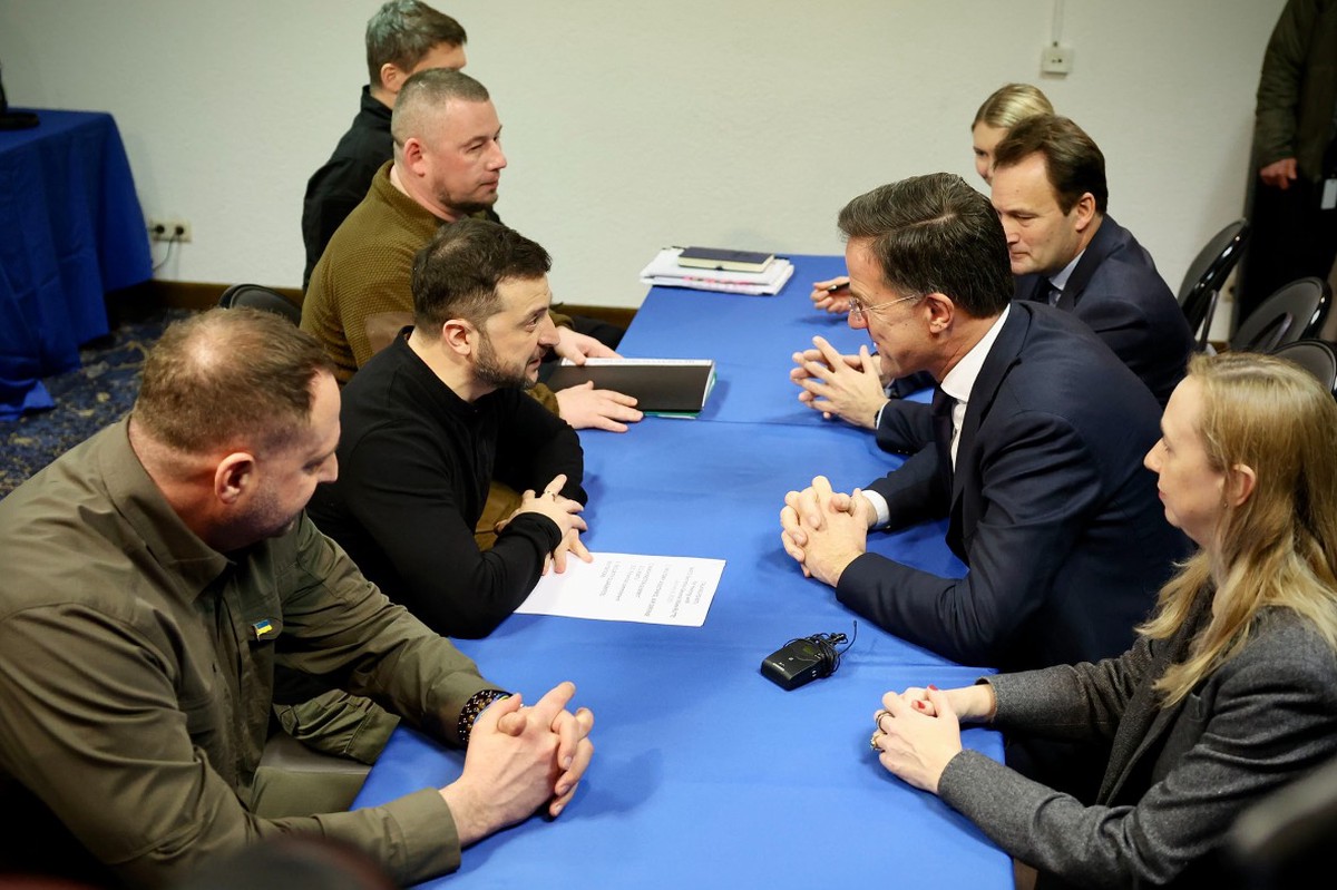 Профессор Миршаймер: ЕС подогревает конфликт на Украине из-за боязни ухода США