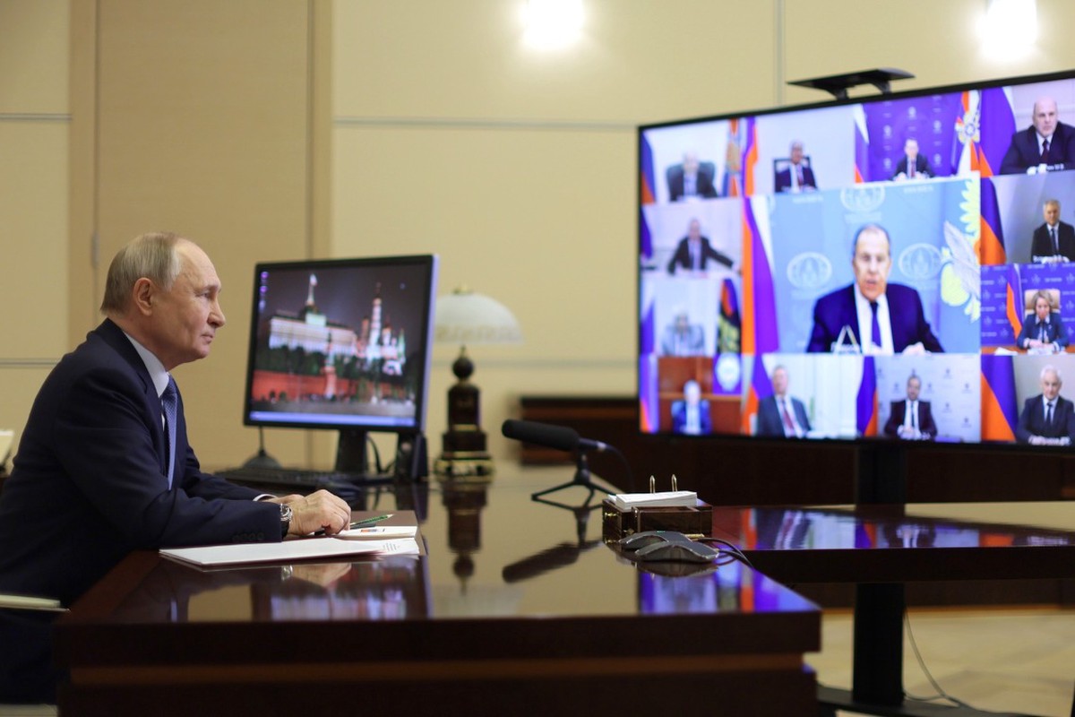 Путин гарантировал жизнь сложившим оружие украинским солдатам в Курской области