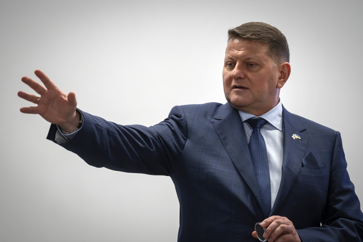 Вече перестаёт быть томным: что о выборах президента Украины говорит активность Залужного