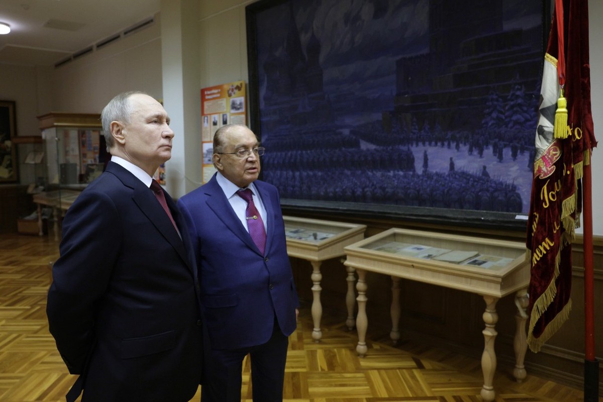 Путин: МГУ должен оставаться в числе ведущих вузов мира