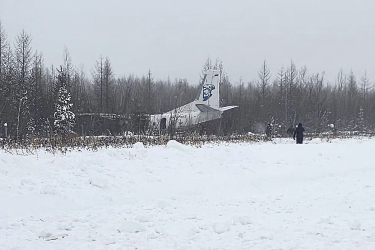 В Хабаровском крае самолёт Ан-24 выкатился за пределы взлётной полосы