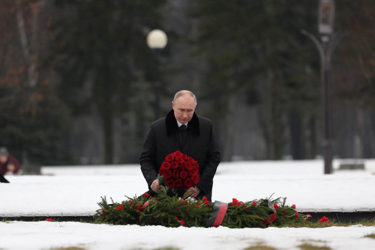 Путин назвал снятие блокады Ленинграда важнейшим рубежом борьбы с нацизмом