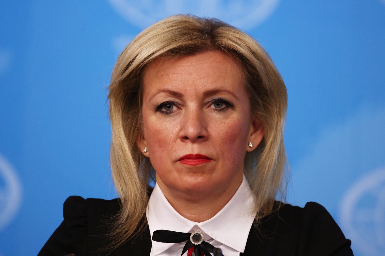 Захарова сравнила парад Победы в Москве и встречу «западников» во Львове