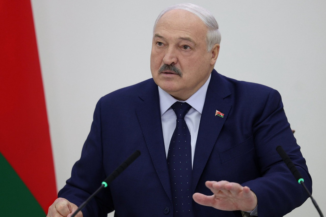 Лукашенко заявил, что «немного задержался» у власти