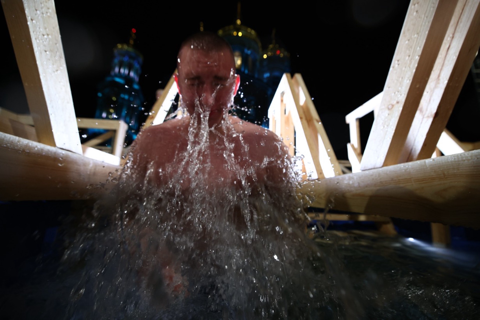 Раскрыта польза крещенских купаний