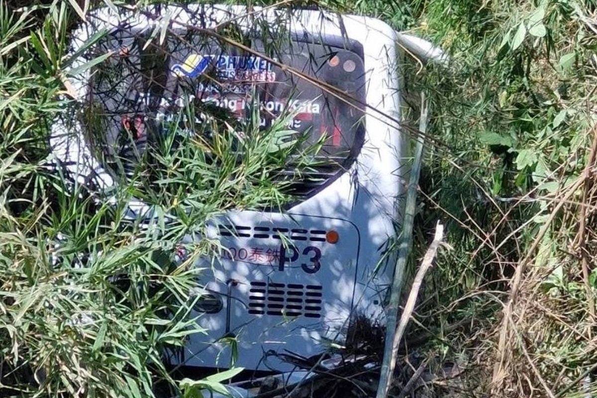 В ДТП с упавшим с горной трассы автобусом на Пхукете пострадали двое россиян