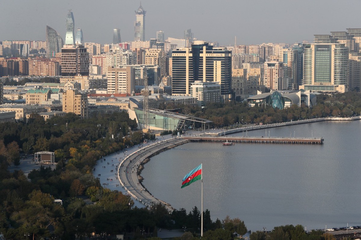 Азербайджан потребовал закрыть Русский дом в Баку