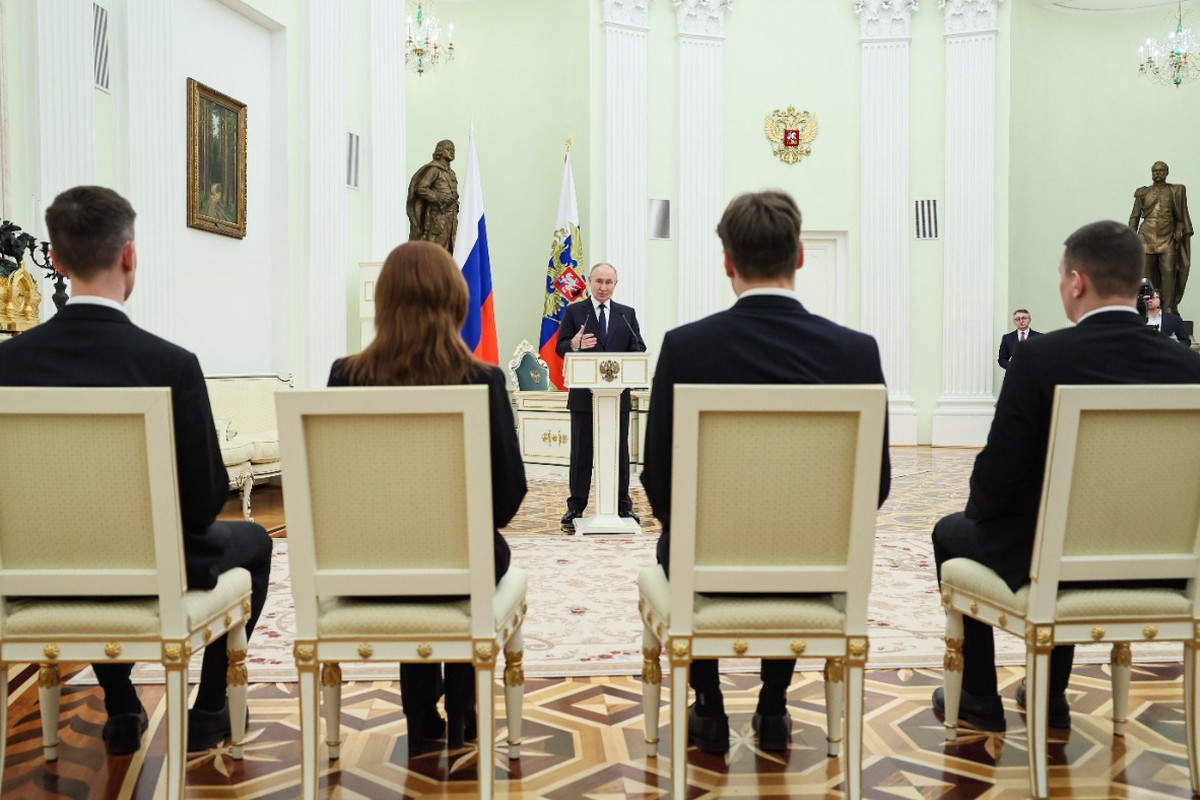 Путин призвал исключить устаревшие курсы из вузовской программы