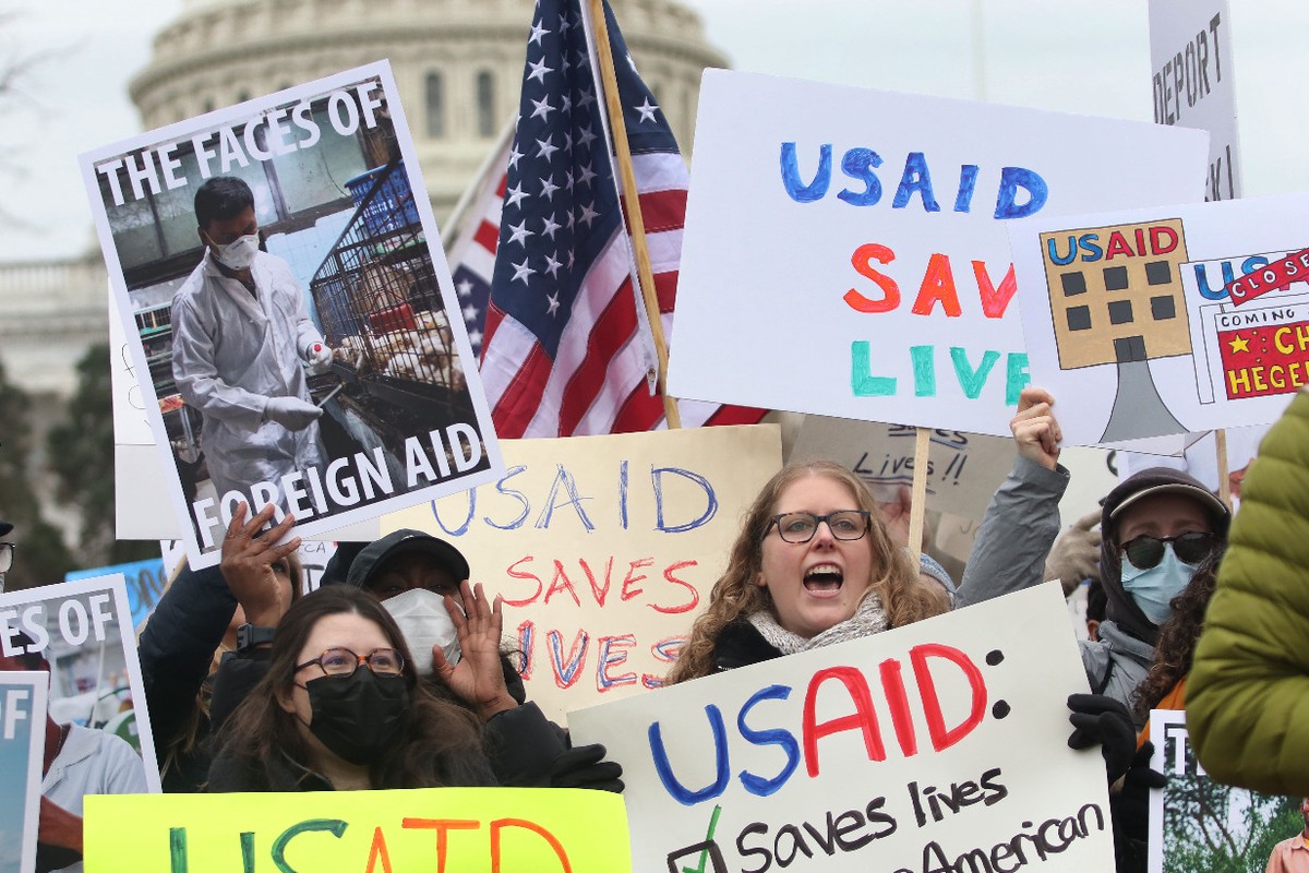 По стойке СМИ: как USAID подчинило себе всю «свободную журналистику»