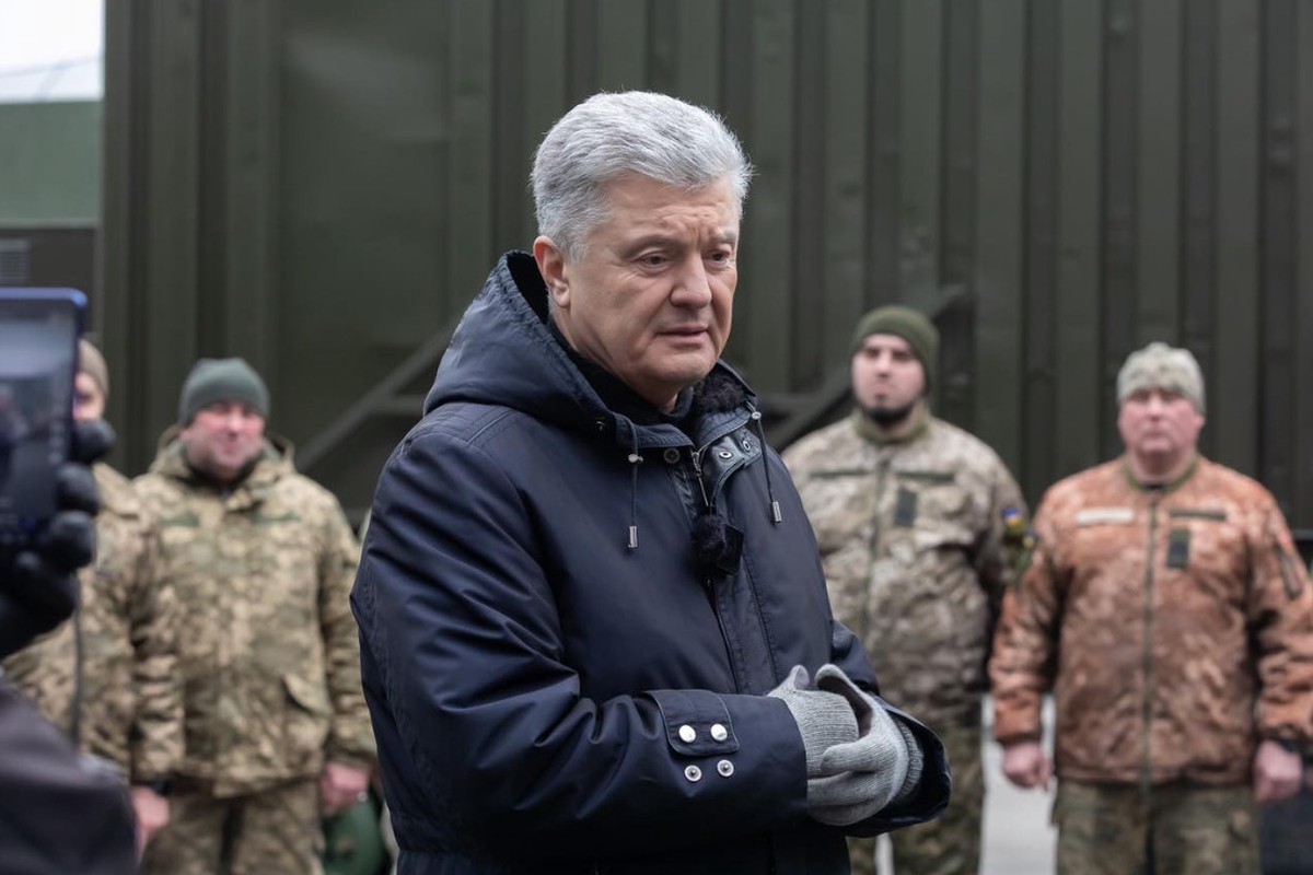 Политолог: Порошенко попытается договориться с Западом о защите от нападок Зеленского