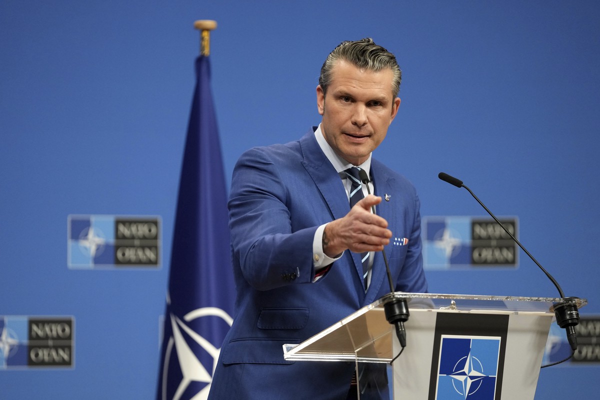 DN: Шеф Пентагона Хегсет впервые пропустит встречу группы «Рамштайн» по Украине