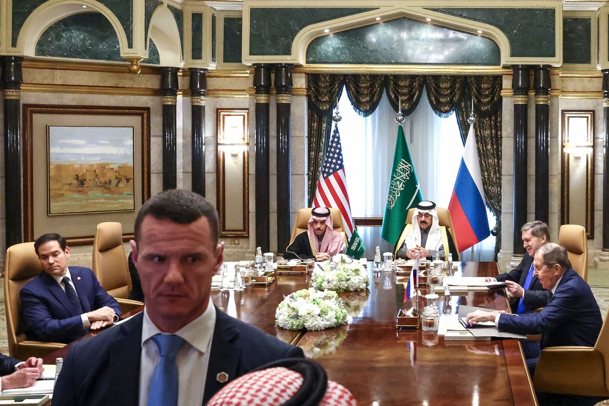 Путин оценил встречу представителей России и США в Эр-Рияде