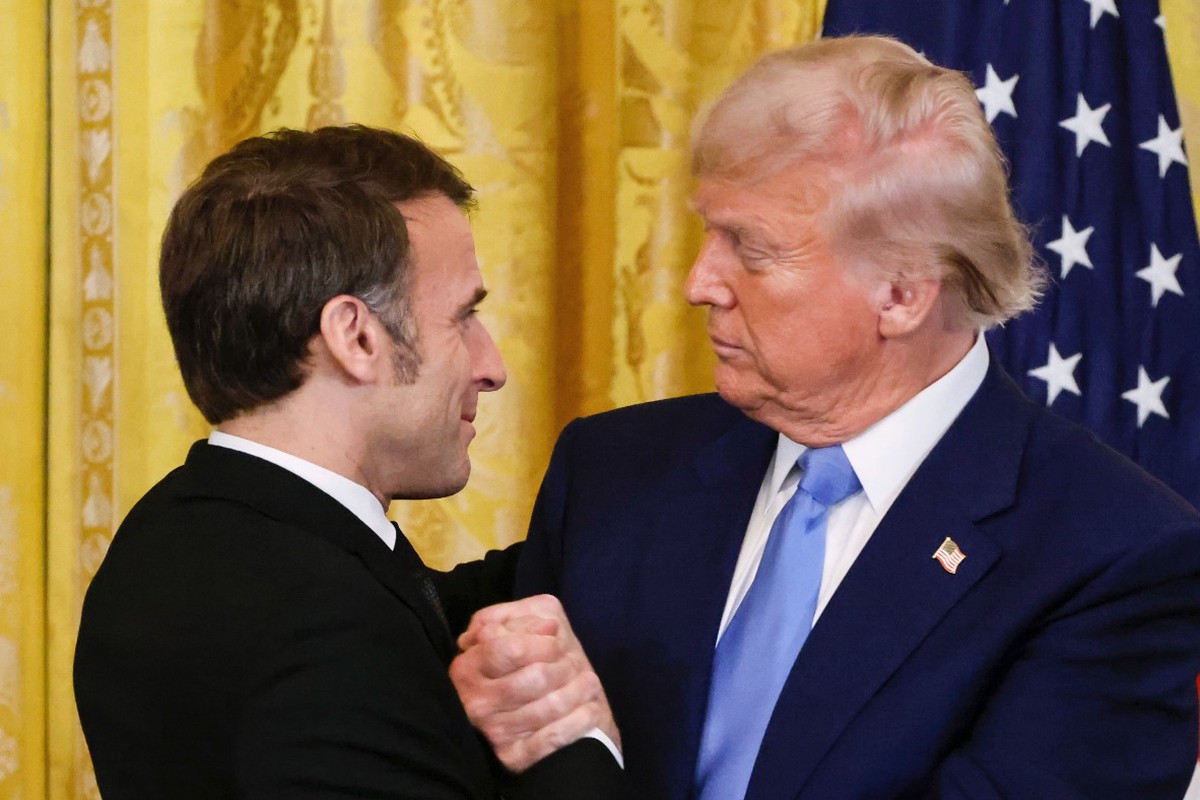 WSJ: Макрон надавил на Трампа, чтобы он предоставил поддержку военным на Украине