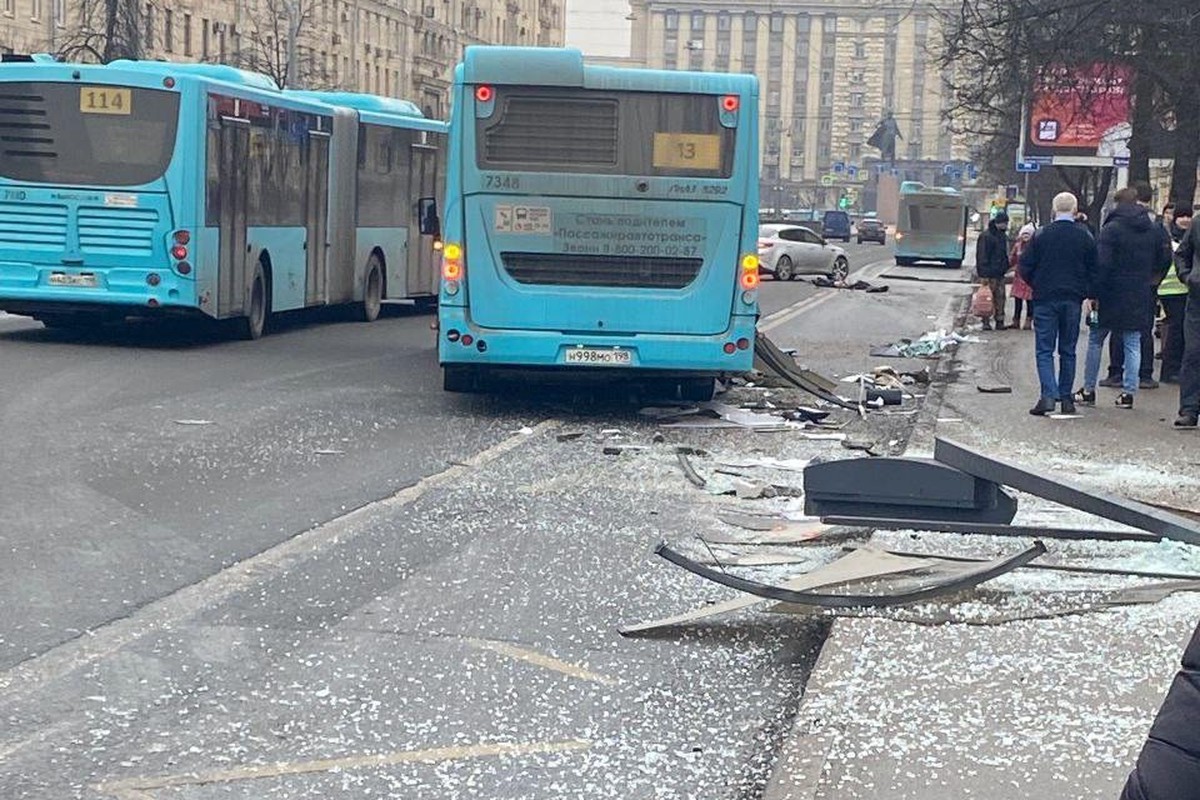 Очевидцы раскрыли детали жуткого ДТП с участием автобуса в Санкт-Петербурге