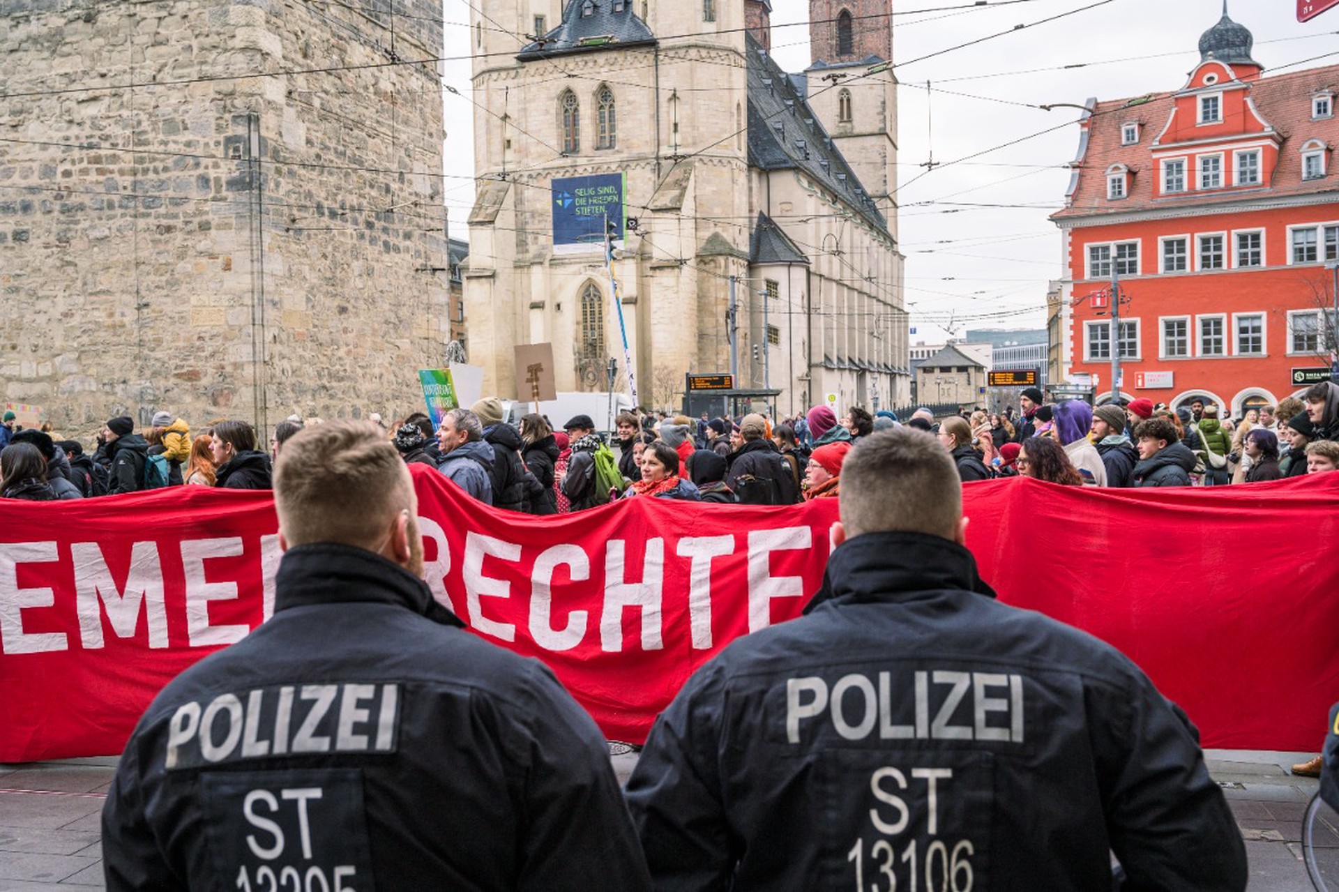 Spiegel: В Гамбурге 60 тысяч человек вышли на акцию против Мерца и реформ ХДС