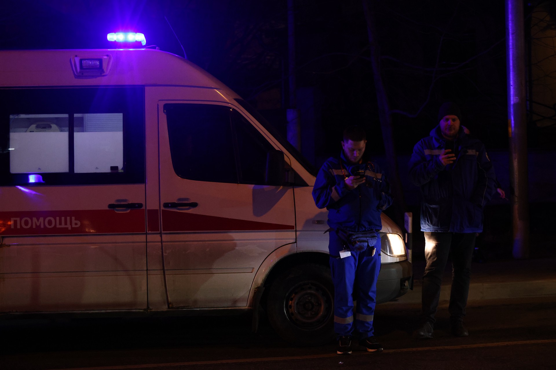 В Ставрополе двое мужчин погибли при взрыве гранаты возле жилого дома