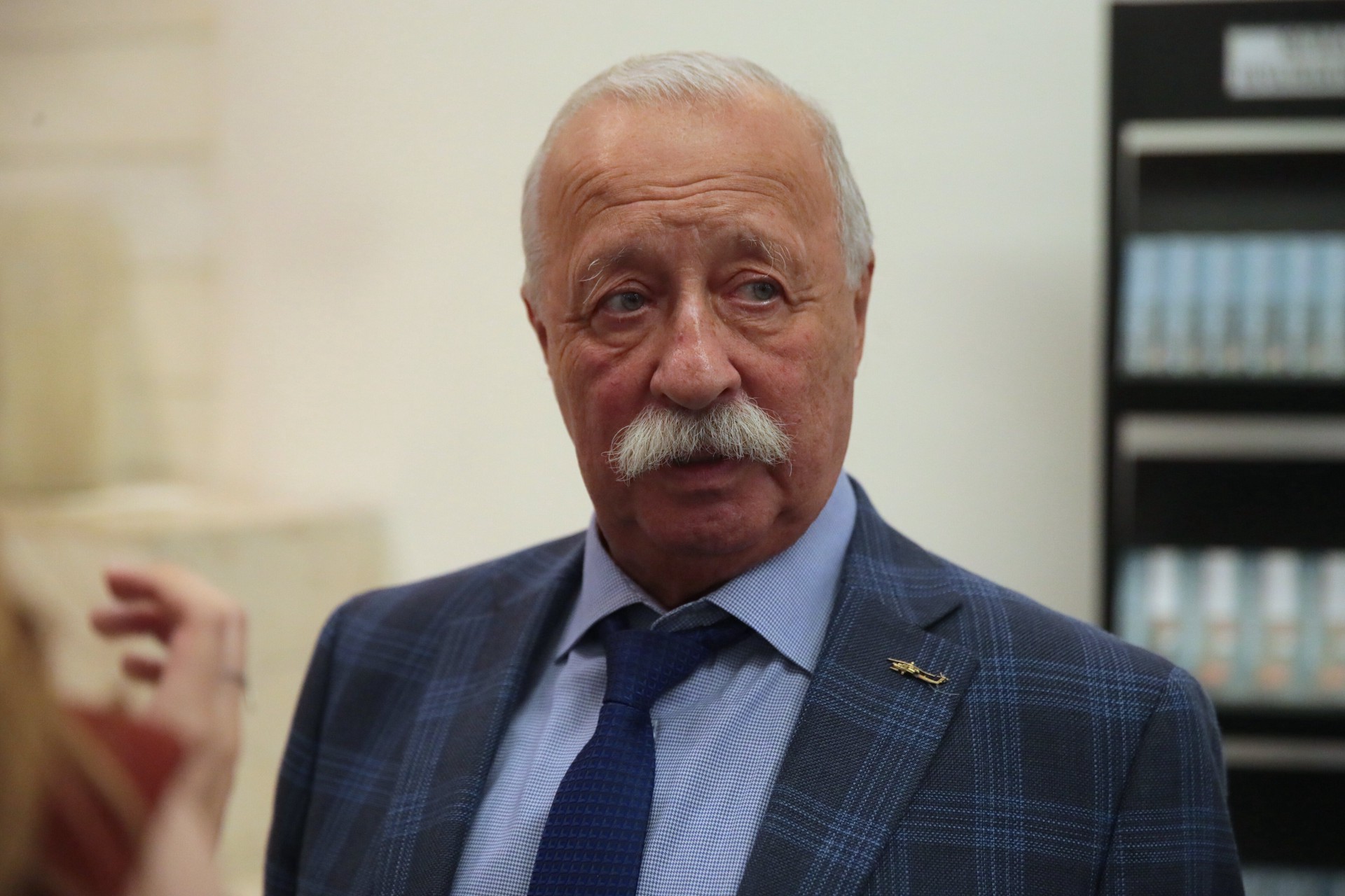 Путин поздравил с юбилеем Леонида Якубовича