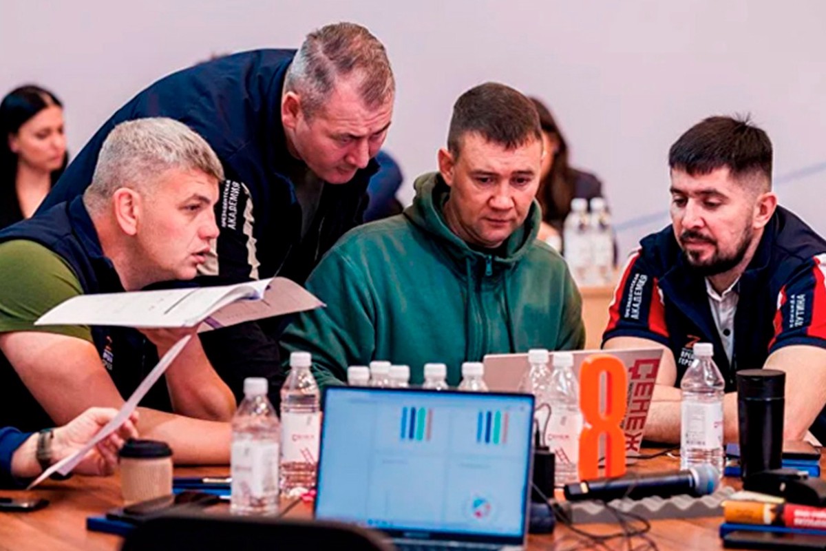 Программа «Время героев» за год обучила 83 ветерана СВО для госслужбы