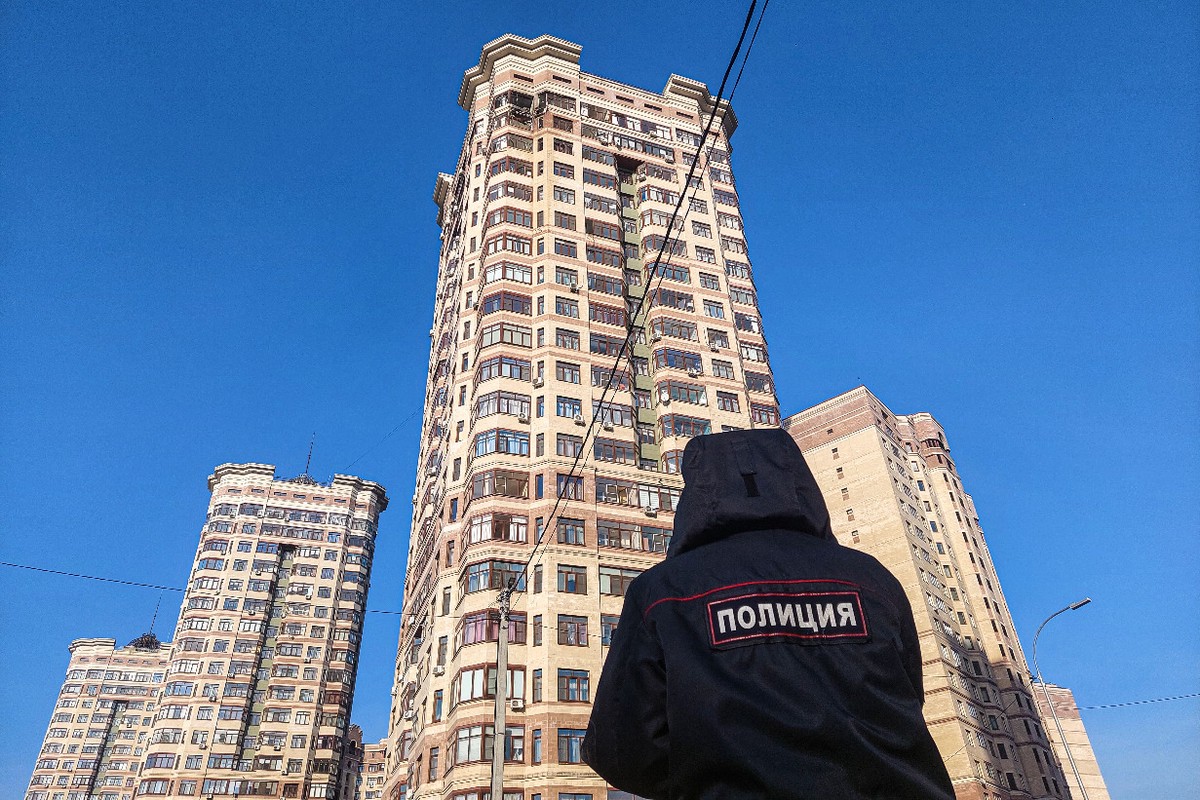 «Выбиты окна, пошёл дым»: жительница Раменского рассказала об атаке БПЛА на многоэтажный дом