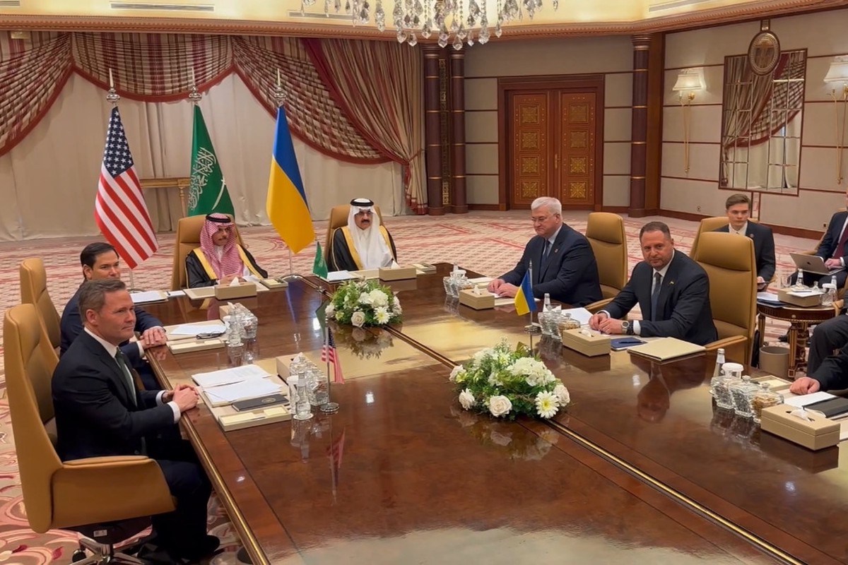Американская делегация опоздала на встречу с Украиной