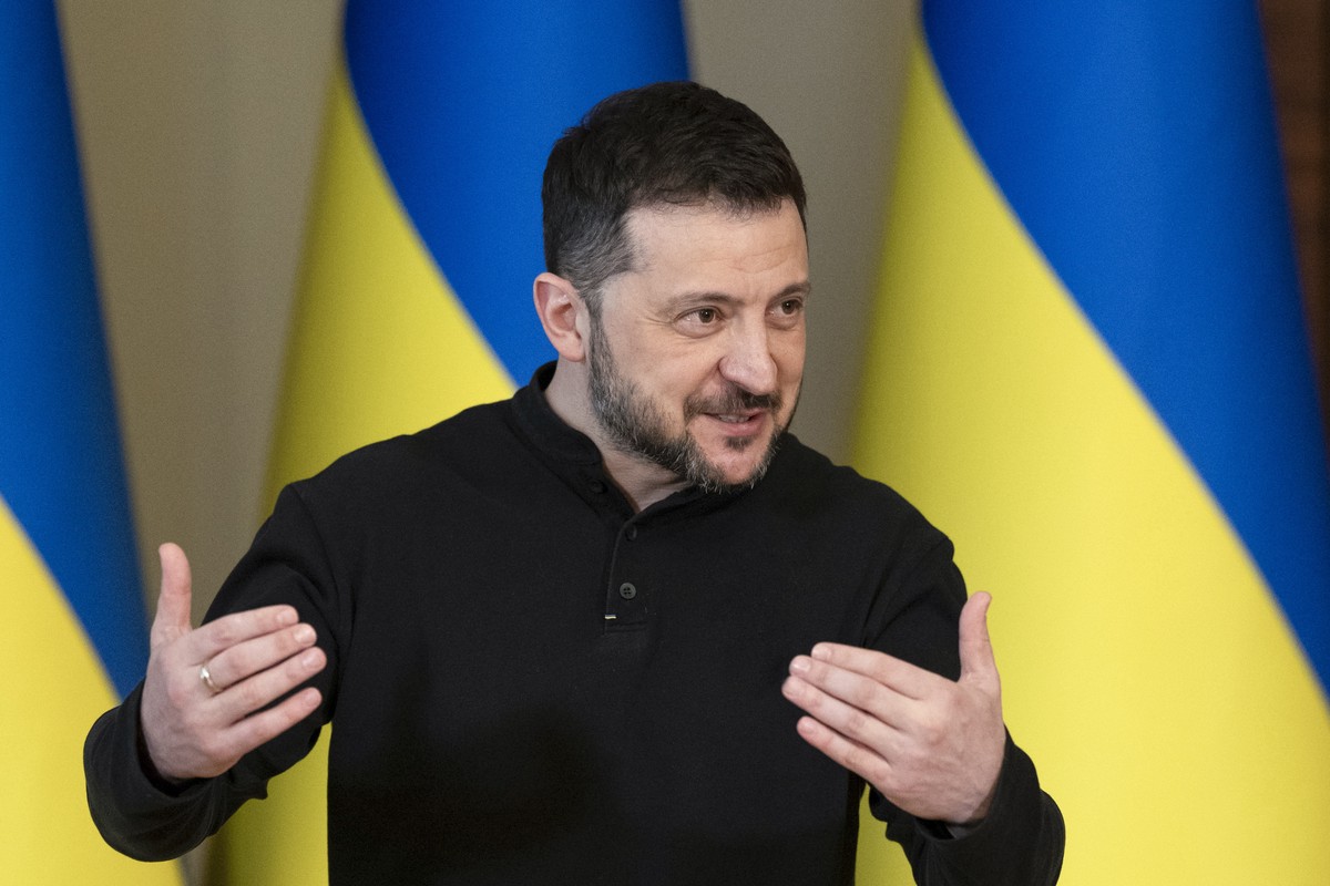 Зеленский вверг Украину в тотальную зависимость, заявили в МИД РФ