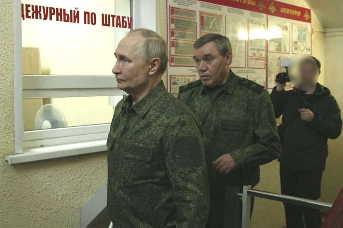 WP: Путин послал демонстративный сигнал, прибыв в Курскую область в камуфляже