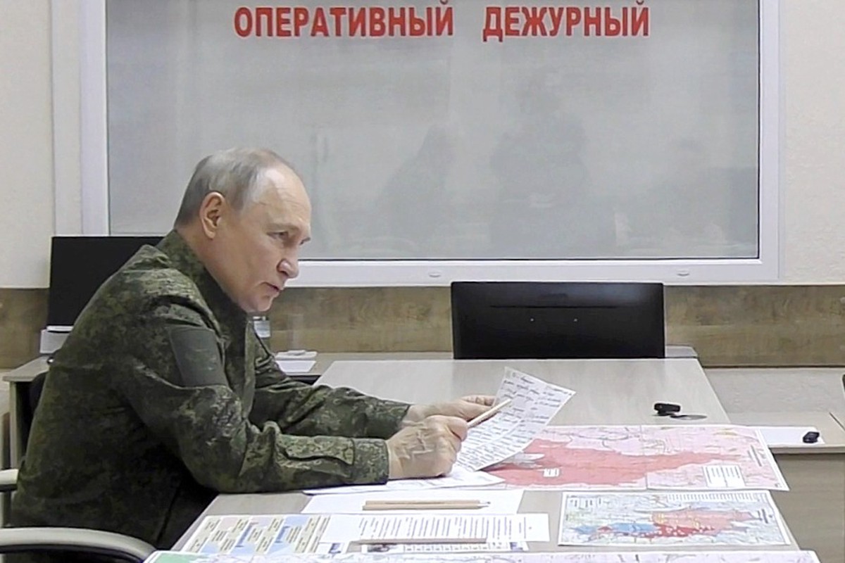 Песков: Путин в военной форме дал сигнал решимости освободить Курскую область в ближайшее время