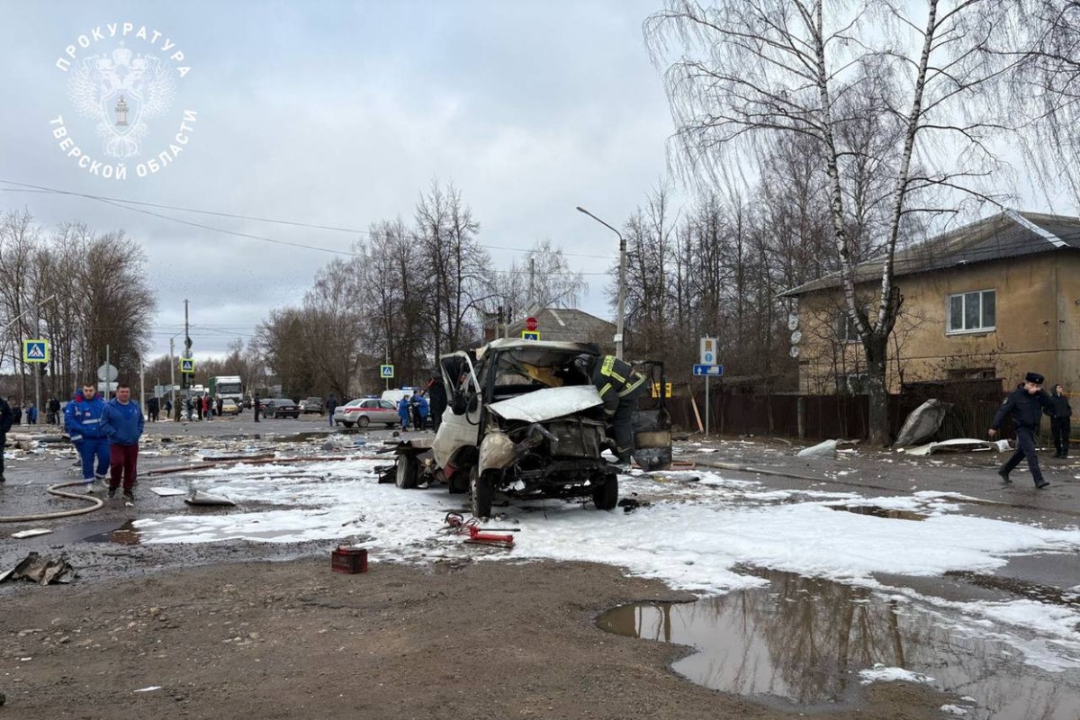 «Газель» с газовыми баллонами взорвалась в Конакове, водитель погиб