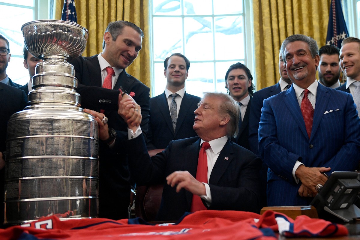 Супруга Овечкина: У мужа довольно хорошие отношения с Трампом  