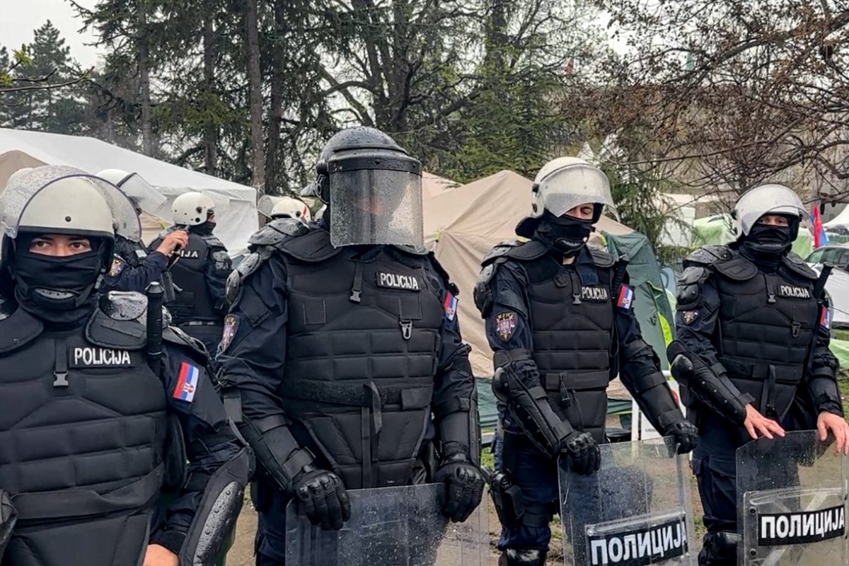 Сербия поблагодарила РФ за помощь в борьбе с «цветной революцией»
