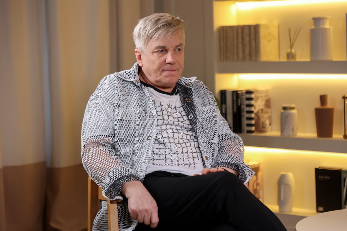 «Это как наркотики»: Виктор Салтыков призвал запретить мат в песнях