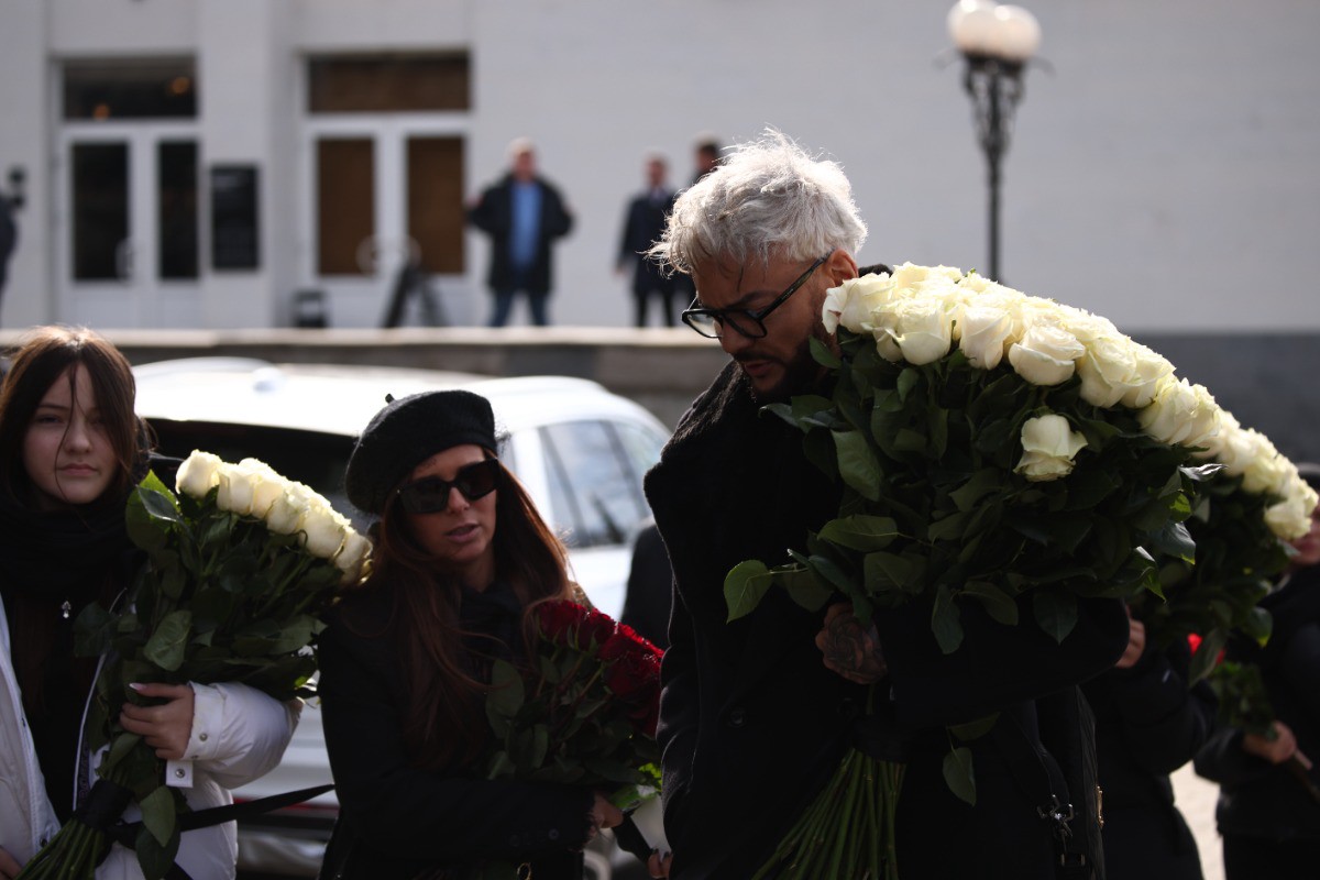 Бывшая домработница Киркорова раскрыла правду о состоянии певца после похорон отца
