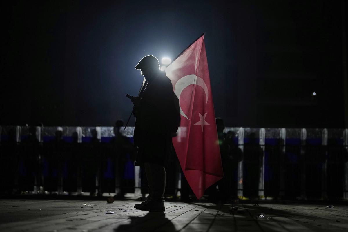 Власти Турции ограничили въезд и выезд из провинции Стамбул