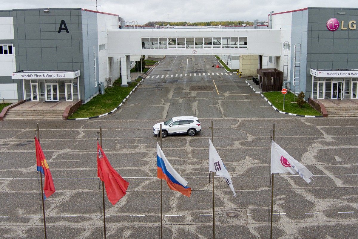 LG Electronics провела пробный запуск своего московского завода