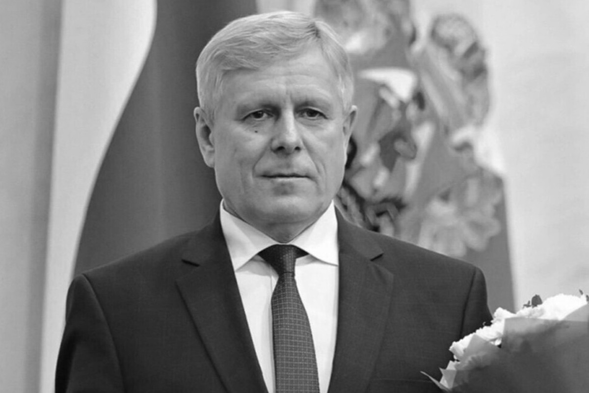 Замглавы архангельской администрации умер на хоккейном матче