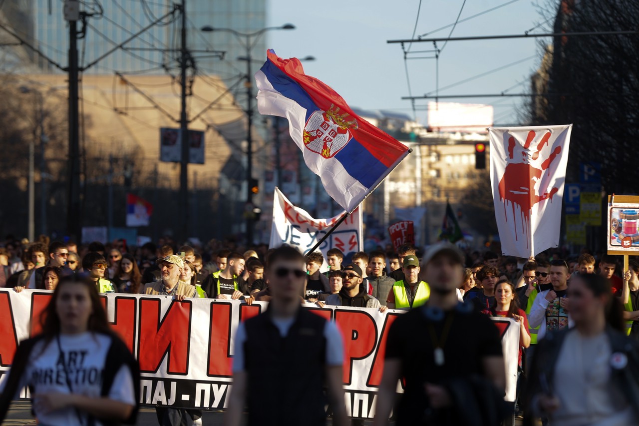 Вулин: Запад использует протесты в Сербии, чтобы столкнуть её с Россией