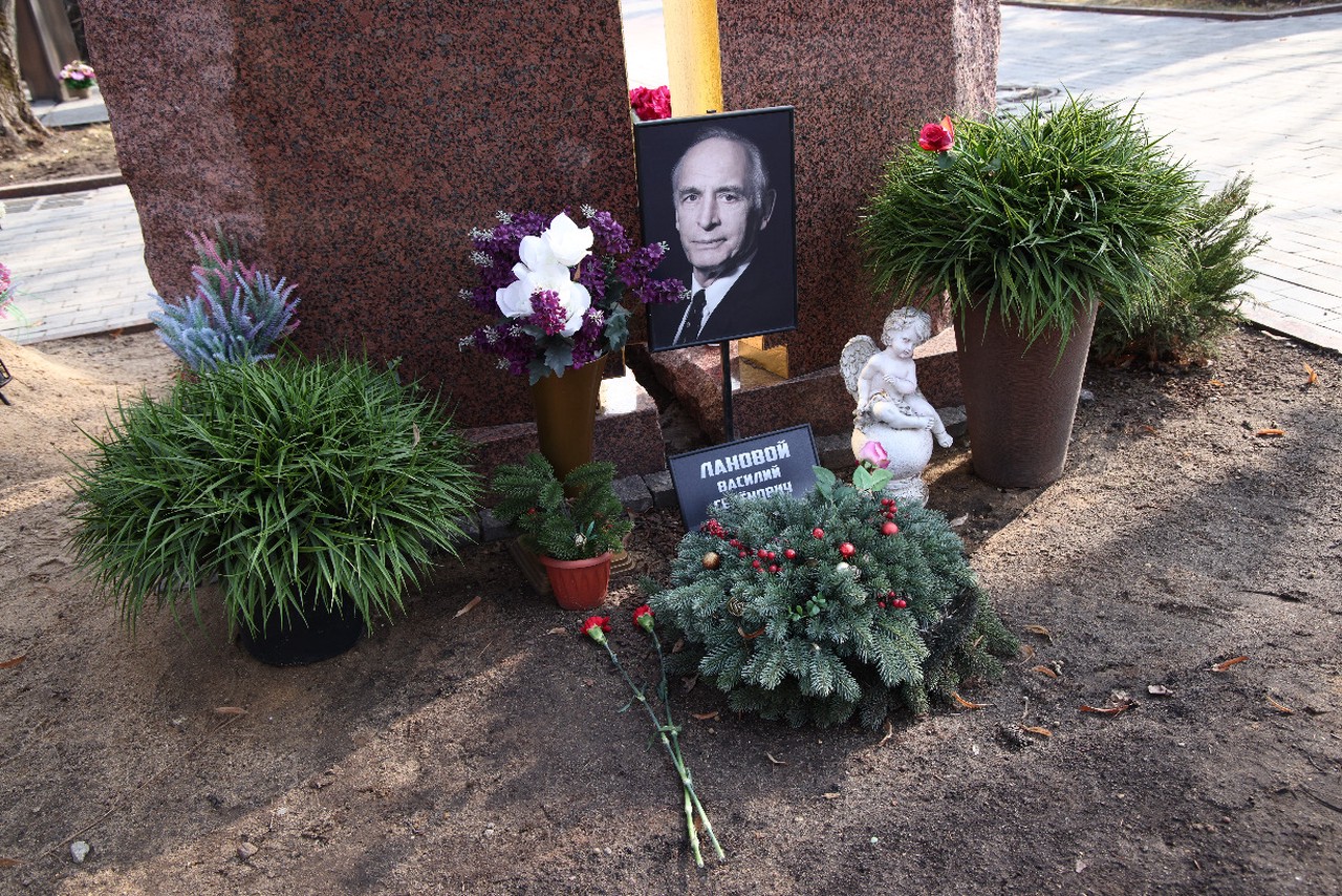 Тяжелое детство, смерть жены и сына: главные трагедии в жизни Василия Ланового