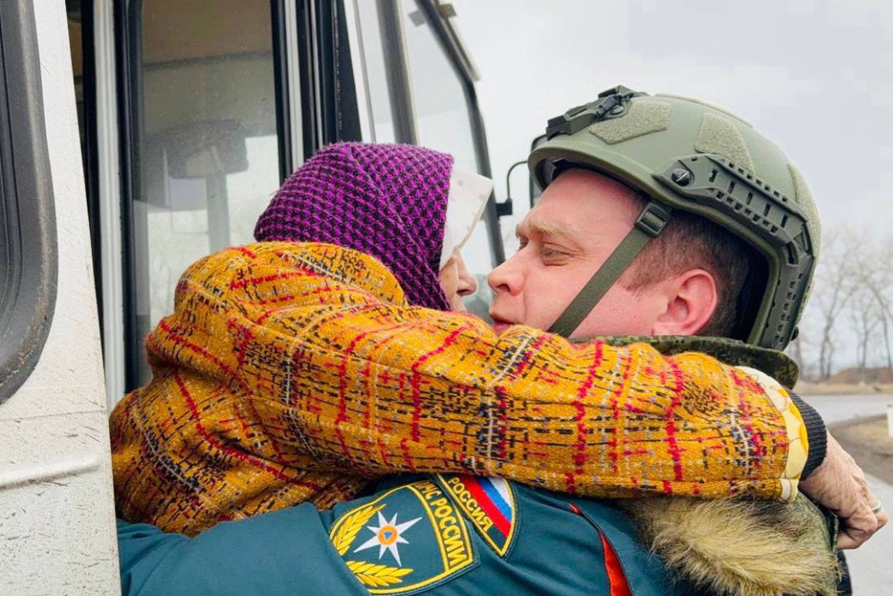 «Мы вас каждый день ждали!»: жители Курской области поблагодарили российских военнослужащих