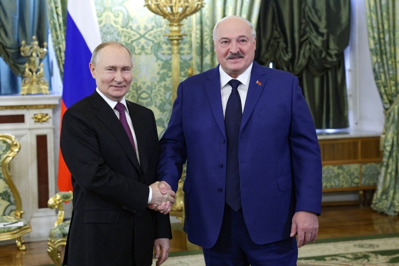 Путин поблагодарил Лукашенко за задержание машины со взрывчаткой