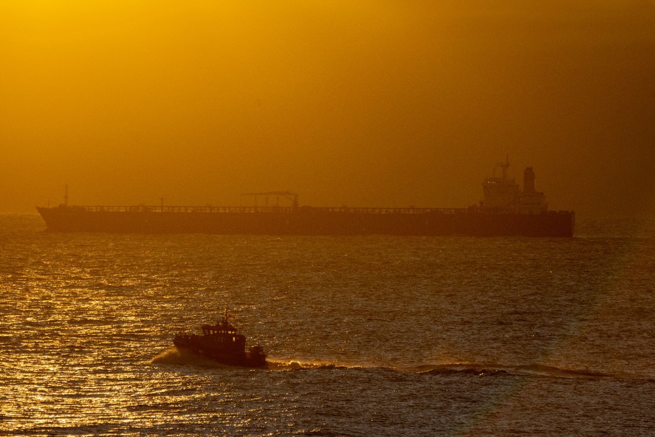 Spiegel: Германия конфисковала перевозивший нефть на €40 млн танкер Eventin