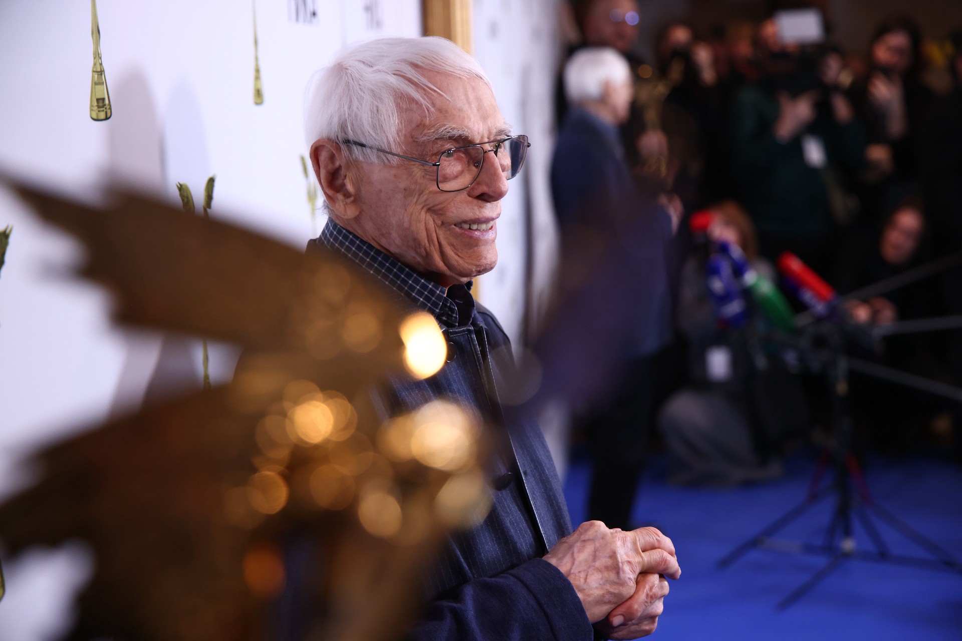 Автор музыки к фильмам Гайдая дал совет, как не жаловаться на усталость в 100 лет