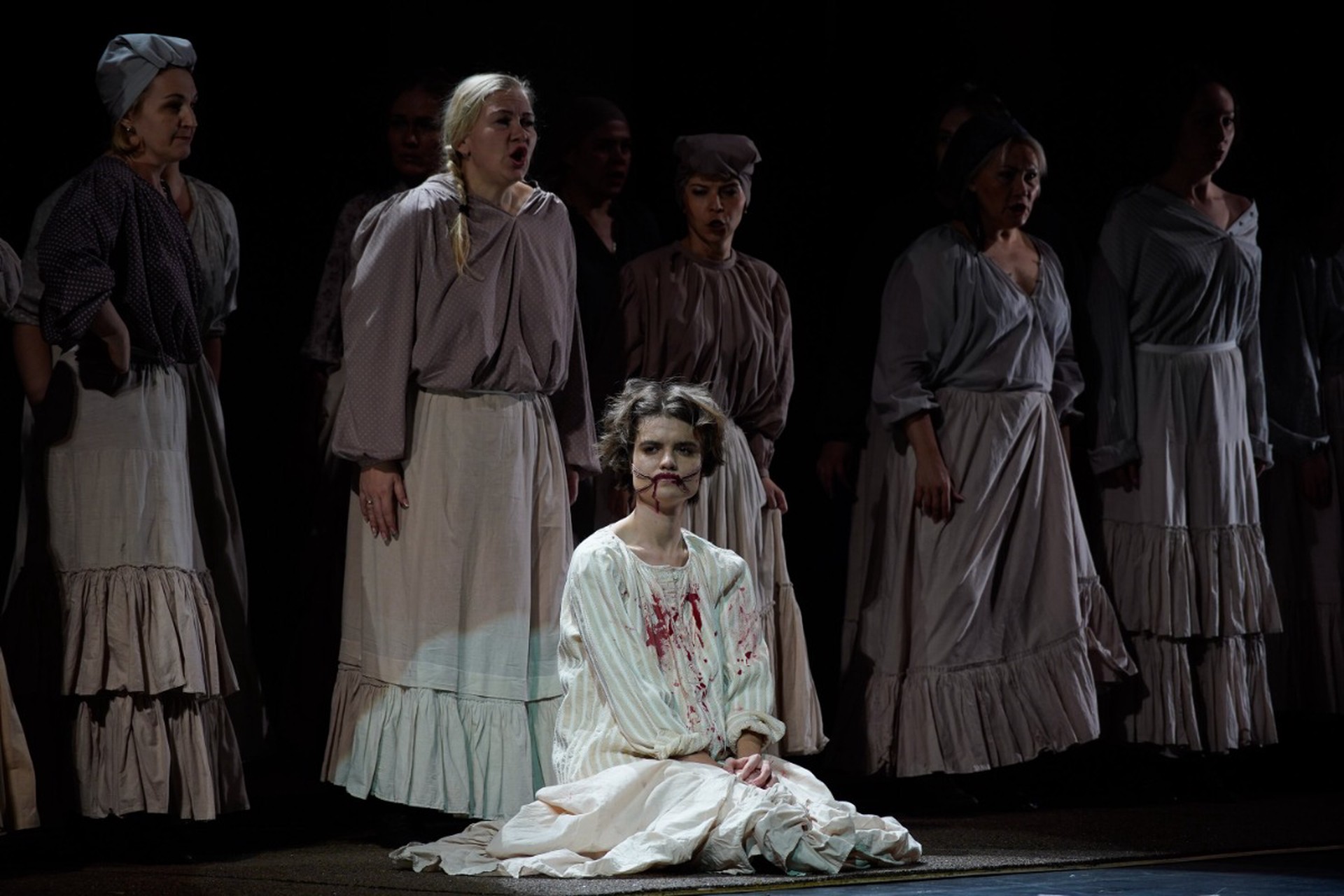 Голый Христос, кровь и секс: скандалы и шок на сцене Константина Богомолова