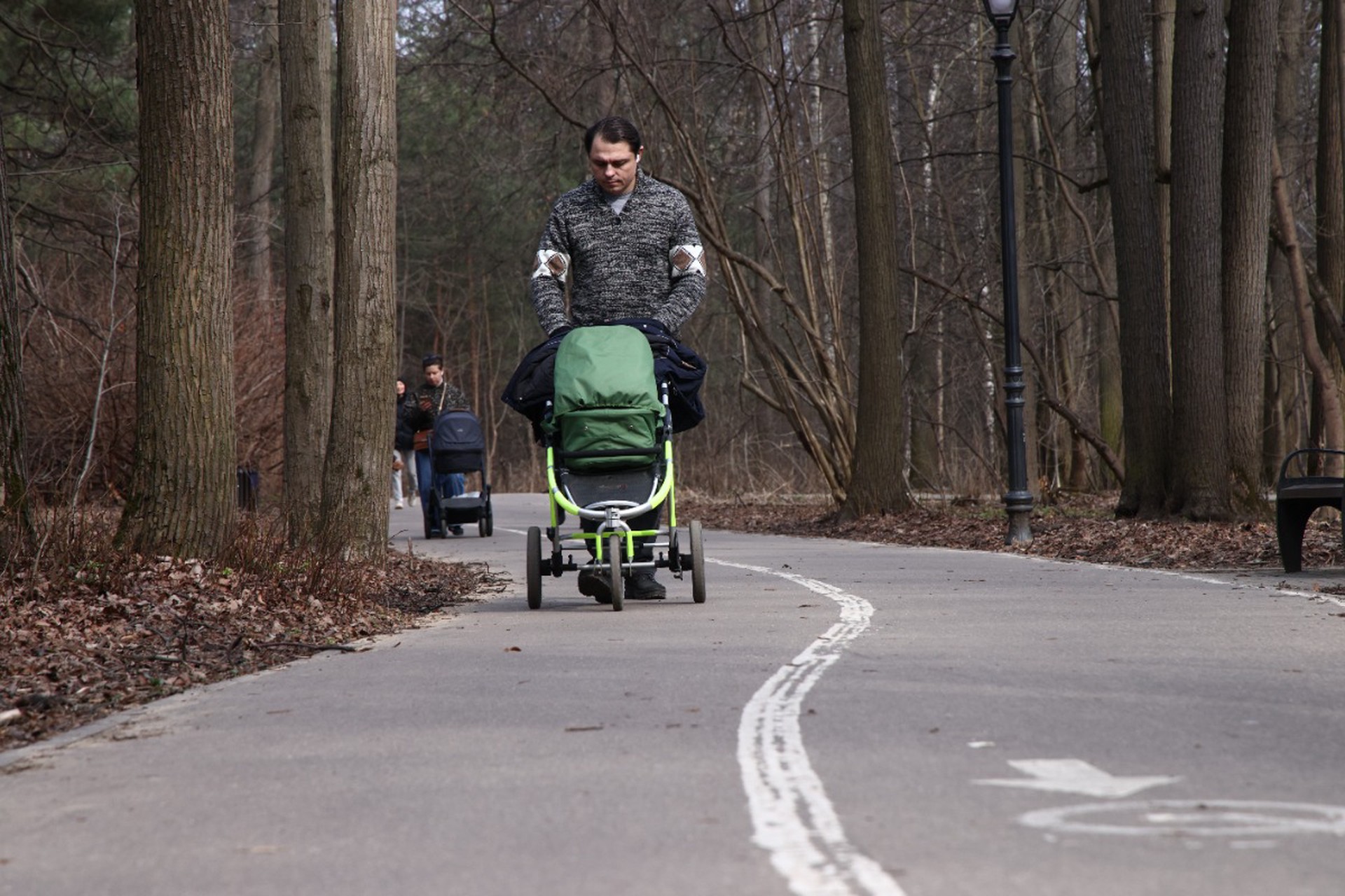 Прогулки по 10 тысяч шагов могут быть опасны для здоровья, предупредила терапевт