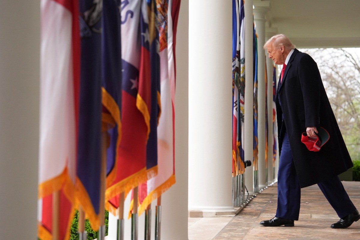 Американист: При режиме чрезвычайного положения в США Трамп сможет действовать жёстко